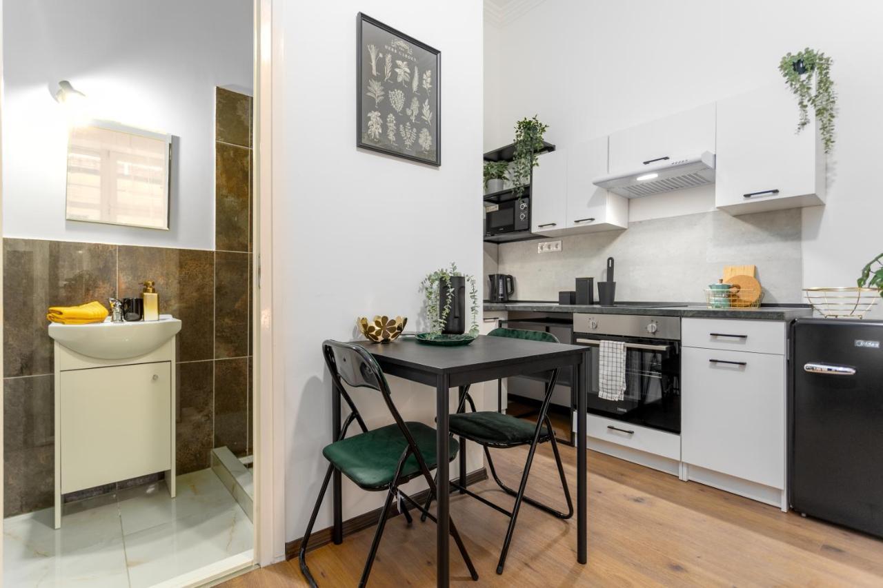 Green Goblin Apartment With Free Private Parking 布达佩斯 外观 照片