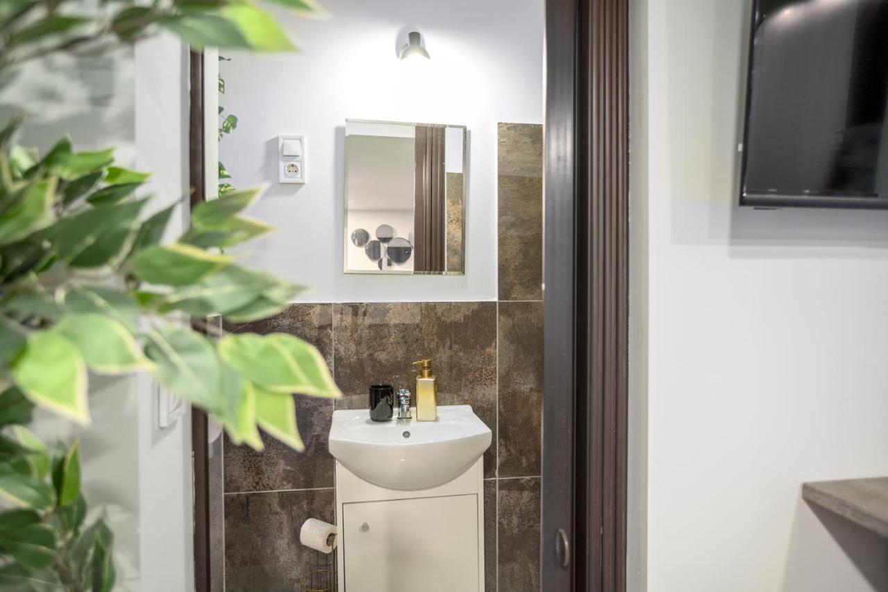 Green Goblin Apartment With Free Private Parking 布达佩斯 外观 照片